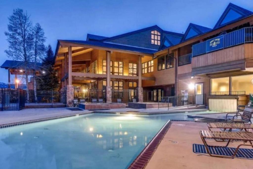 K-Suite-Mt View-Resort-Pool-Hot Tub-Near Rmnp & Wp グランビー エクステリア 写真